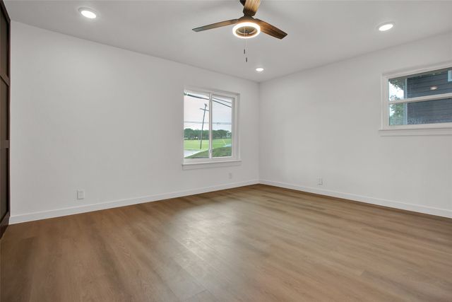 2910 W Crawford Street, Denison, TX 75020
