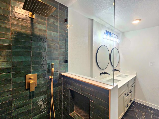 2910 W Crawford Street, Denison, TX 75020