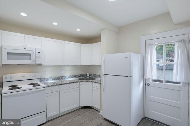 611 DEEMER PL, New Castle City, DE 19720