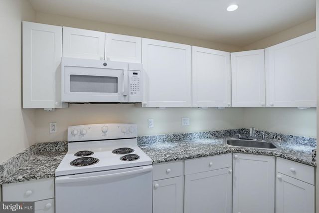 611 DEEMER PL, New Castle City, DE 19720