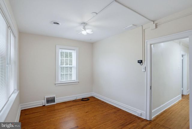 611 DEEMER PL, New Castle City, DE 19720