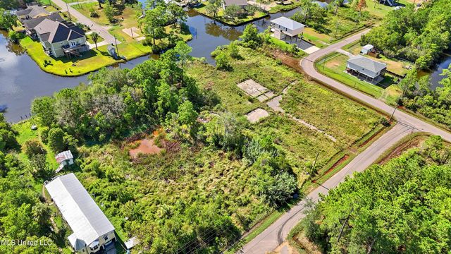 10010 E Bayou View Drive, Bay Saint Louis, MS 39520