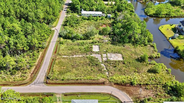 10010 E Bayou View Drive, Bay Saint Louis, MS 39520