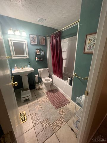 6566 Ripplewood Lane, Cincinnati, OH 45230