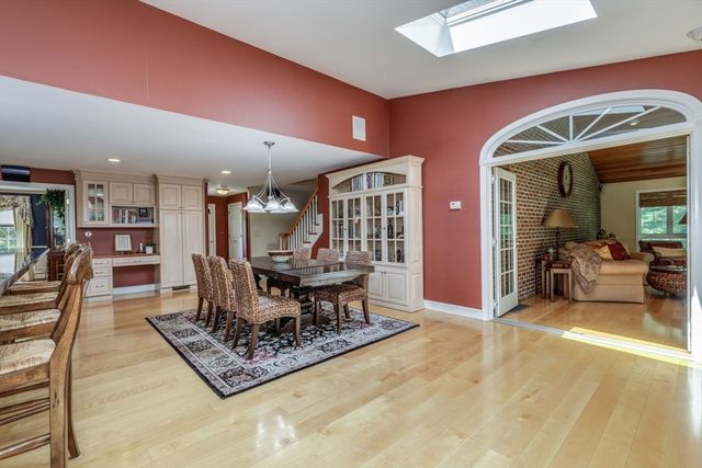3 Aberdeen St, Windham, NH 03087