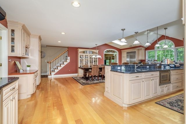 3 Aberdeen St, Windham, NH 03087