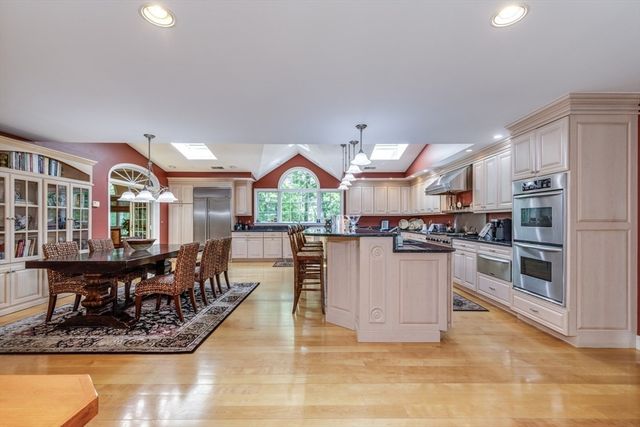 3 Aberdeen St, Windham, NH 03087