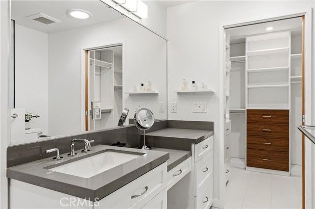 201 N Orange Grove Boulevard 532, Pasadena, CA 91103