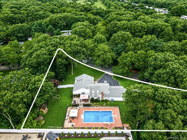 4 Missouri Avenue, Mount Sinai, NY 11766