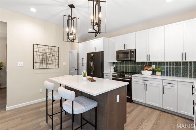 2 Ashford at River Bluffs Manors, Florissant, MO 63031