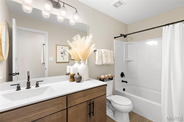 2 Ashford at River Bluffs Manors, Florissant, MO 63031