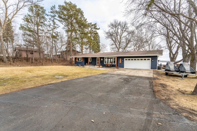 736 Shorewood Drive, Detroit Lakes, MN 56501