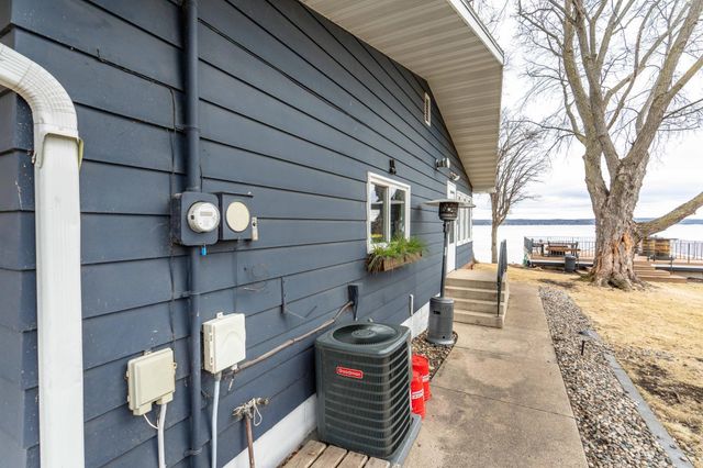 736 Shorewood Drive, Detroit Lakes, MN 56501