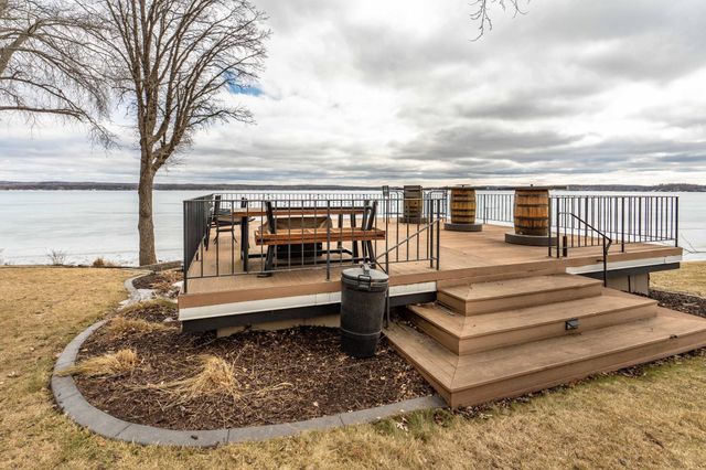 736 Shorewood Drive, Detroit Lakes, MN 56501