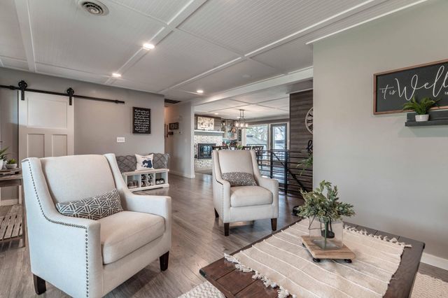 736 Shorewood Drive, Detroit Lakes, MN 56501