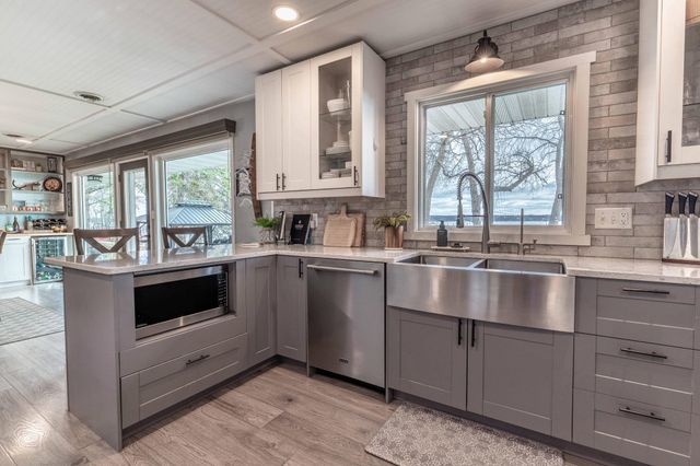 736 Shorewood Drive, Detroit Lakes, MN 56501