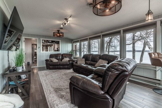 736 Shorewood Drive, Detroit Lakes, MN 56501