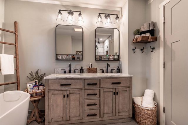 736 Shorewood Drive, Detroit Lakes, MN 56501