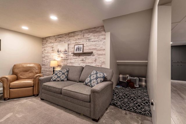 736 Shorewood Drive, Detroit Lakes, MN 56501