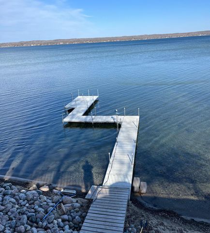 736 Shorewood Drive, Detroit Lakes, MN 56501