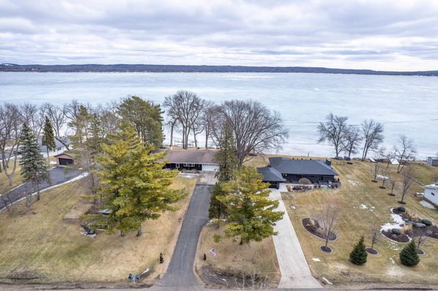 736 Shorewood Drive, Detroit Lakes, MN 56501