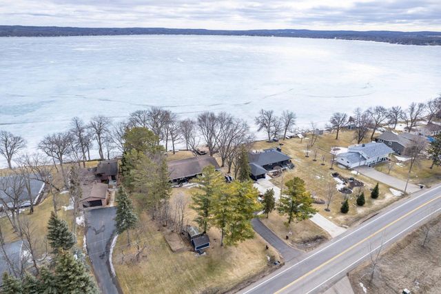 736 Shorewood Drive, Detroit Lakes, MN 56501