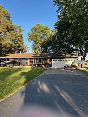 736 Shorewood Drive, Detroit Lakes, MN 56501