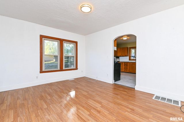 7710 S JEFFERSON Street, Bartonville, IL 61607