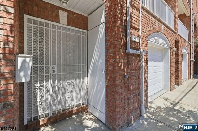 97 Astor Street, Newark, NJ 07114
