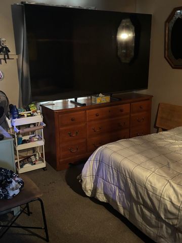 13 Batchelder Ave Apt 1, Manchester, NH 03103