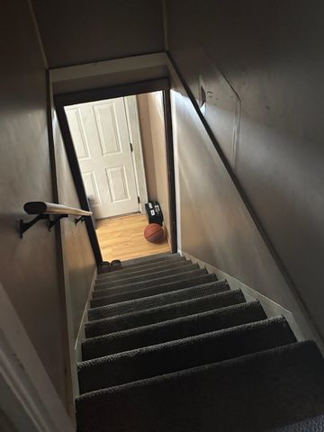 13 Batchelder Ave Apt 1, Manchester, NH 03103