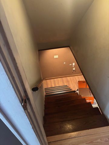 13 Batchelder Ave Apt 1, Manchester, NH 03103