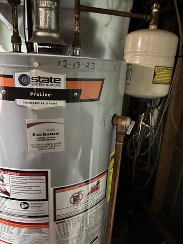 13 Batchelder Ave Apt 1, Manchester, NH 03103