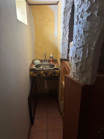 13 Batchelder Ave Apt 1, Manchester, NH 03103