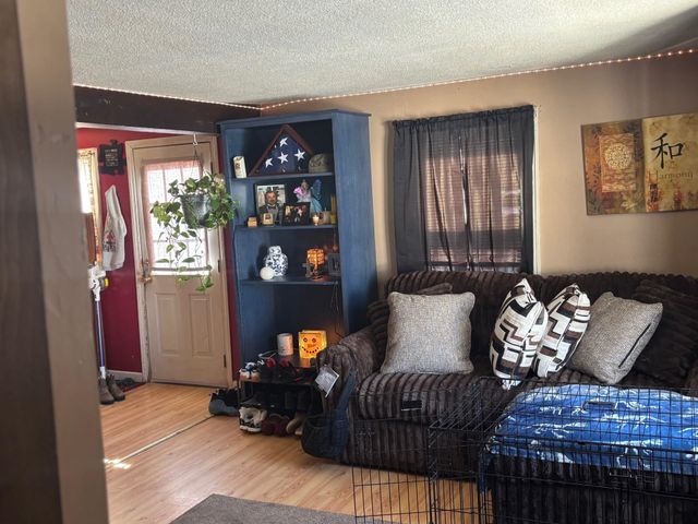 13 Batchelder Ave Apt 1, Manchester, NH 03103