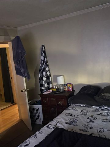 13 Batchelder Ave Apt 1, Manchester, NH 03103