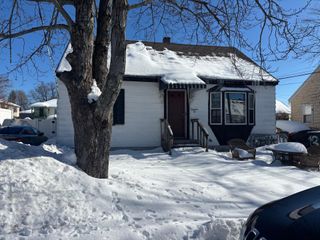 13 Batchelder Ave Apt 1, Manchester, NH 03103