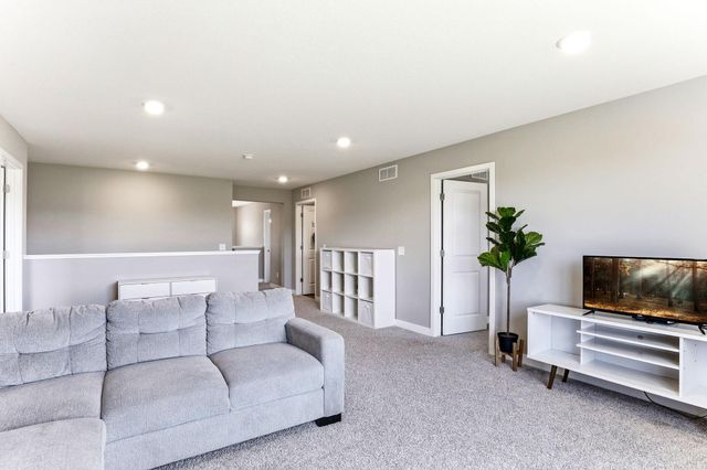 16206 Europa Avenue N, Hugo, MN 55038