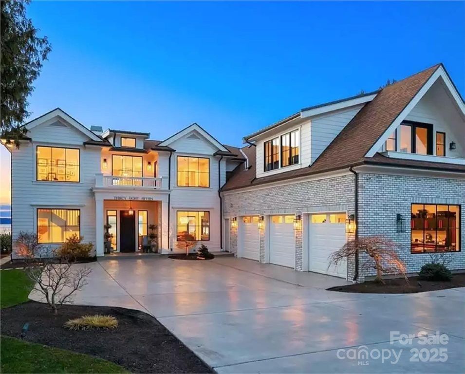 243 S Harbor Watch Drive, Statesville, NC 28677