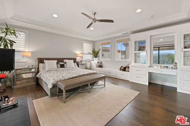 11925 N Ricasoli Way, Porter Ranch, CA 91326