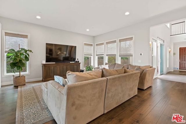 11925 N Ricasoli Way, Porter Ranch, CA 91326