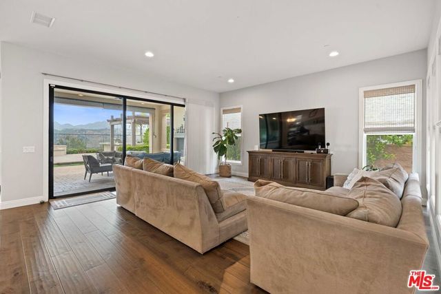 11925 N Ricasoli Way, Porter Ranch, CA 91326