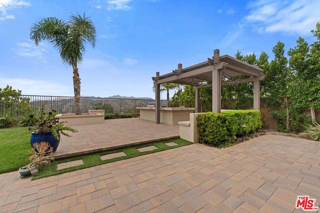 11925 N Ricasoli Way, Porter Ranch, CA 91326