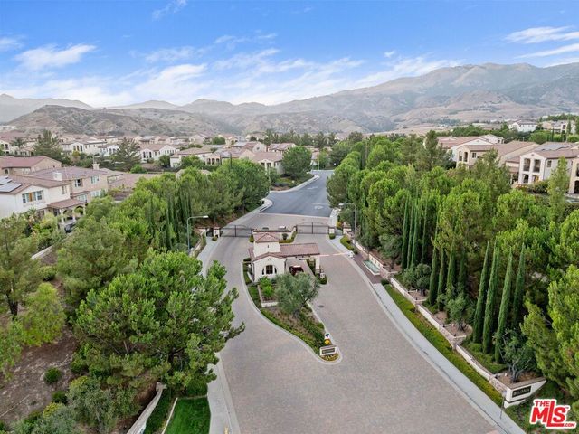 11925 N Ricasoli Way, Porter Ranch, CA 91326