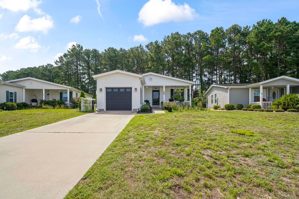 227 Lakeside Crossing Dr., Conway, SC 29526