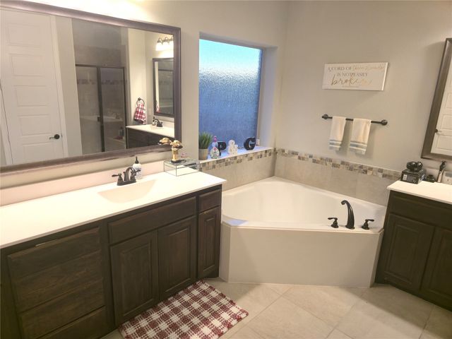 1441 Grassy Meadows Drive, Burleson, TX 76058