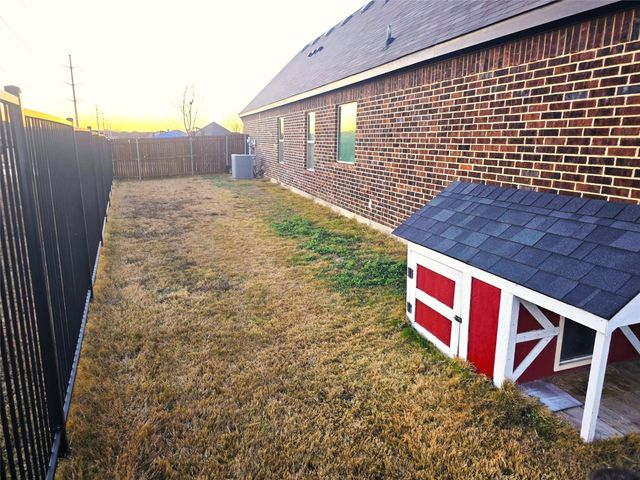 1441 Grassy Meadows Drive, Burleson, TX 76058