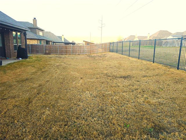 1441 Grassy Meadows Drive, Burleson, TX 76058