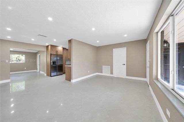 2512 Alcazar Dr, Miramar, FL 33023