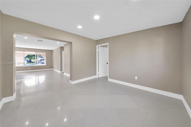 2512 Alcazar Dr, Miramar, FL 33023